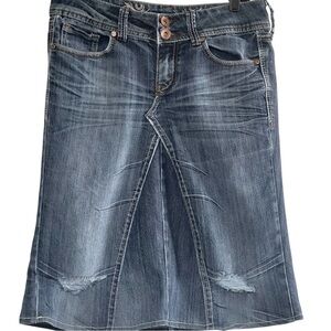 Refuge Bohemian Blue Denim Skirt with Distressed Details sz 6